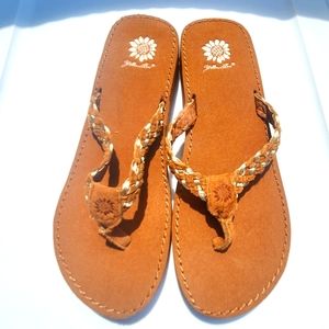Yellow Box Tan Flip Flops Sandals | Size 6.5